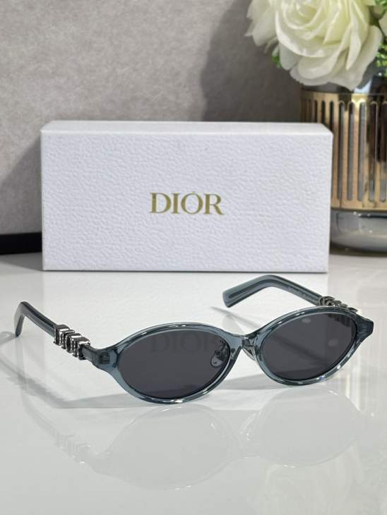 Picture of Dior Sunglasses _SKUfw77364369fw